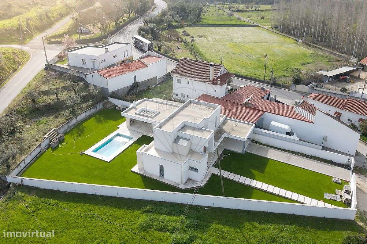 Moradia T4 para venda - Grande imagem: 2/36