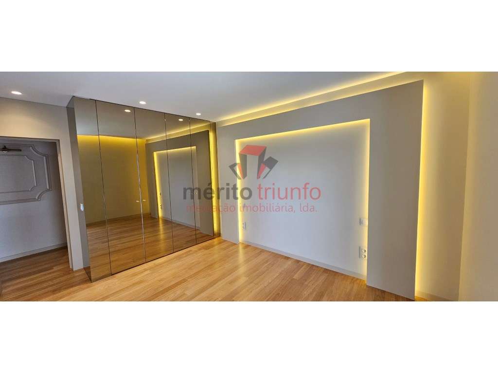 *Oferta de Escritura e Registo - Apartamento T4 de LUXO junto à Pra...-43