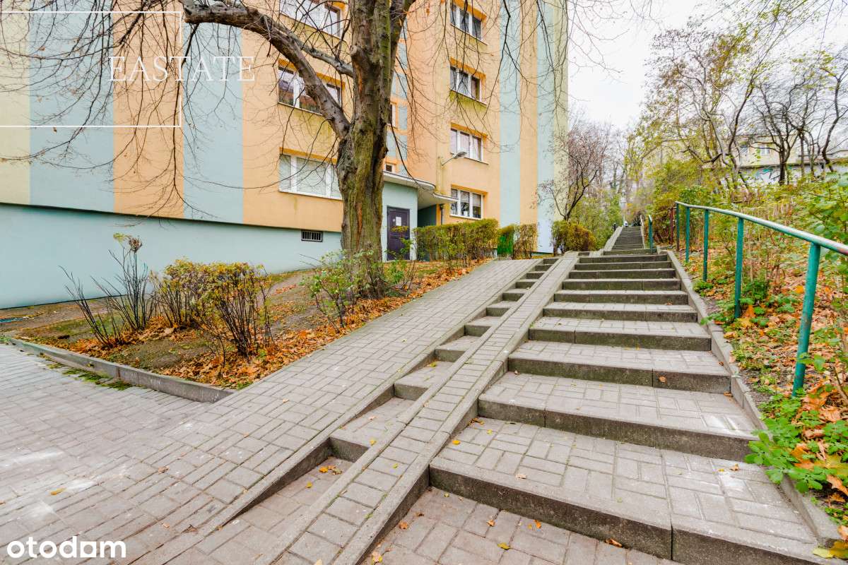 Słoneczna kawalerka w sercu Gdyni!-9