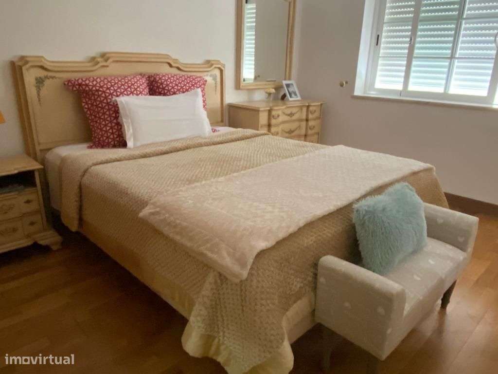 Magnífica Quinta V8 com piscina e deslumbrante vista mar. Localizada-40