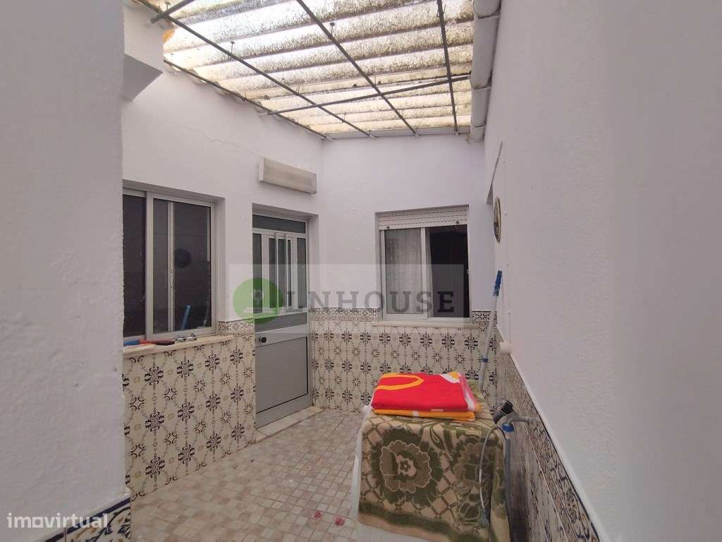 Moradia T2+2 com quintal e terraço, Azinhal-13