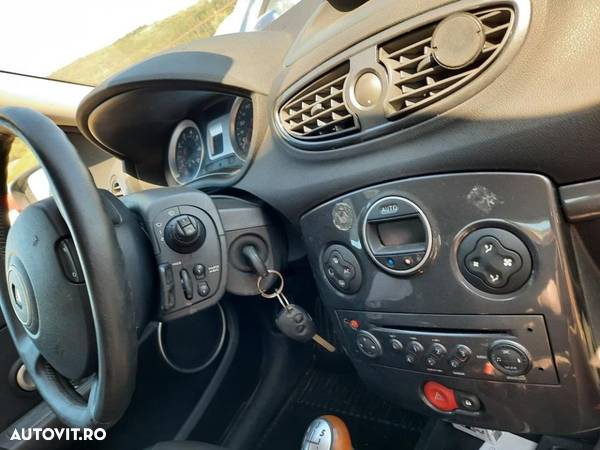 Piese/Dezmembrez Renault Clio 3 - 7