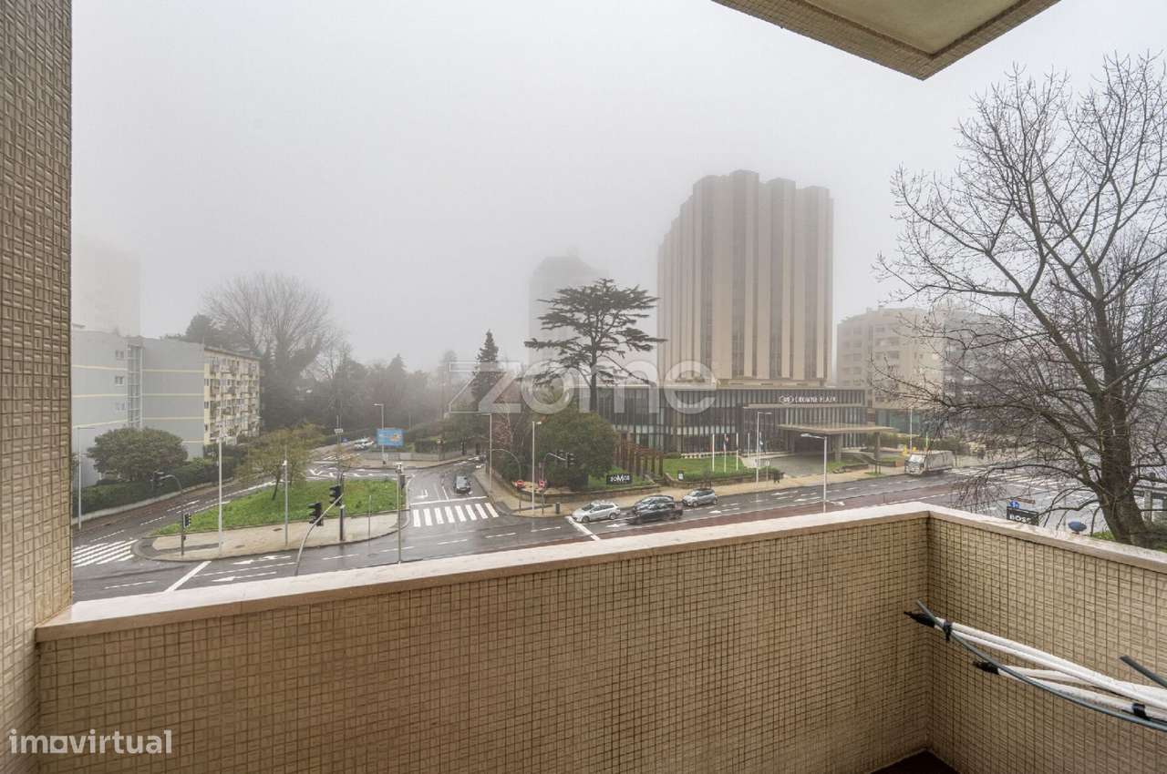 Apartamento T3 Av. Boavista - Grande imagem: 2/28