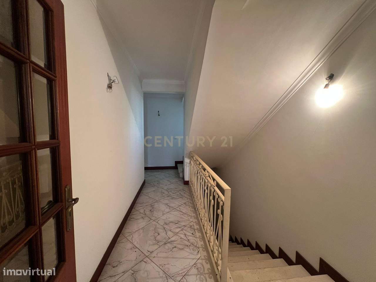 Moradia T4 com Vista Panorâmica – Conforto, Espaço e Localização Privi-7