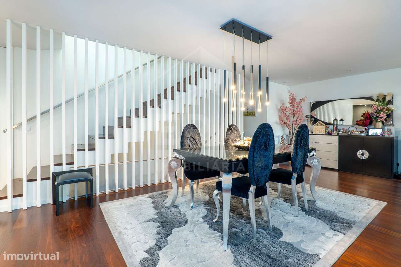 Moradia de Luxo com Piscina na Madalena-1