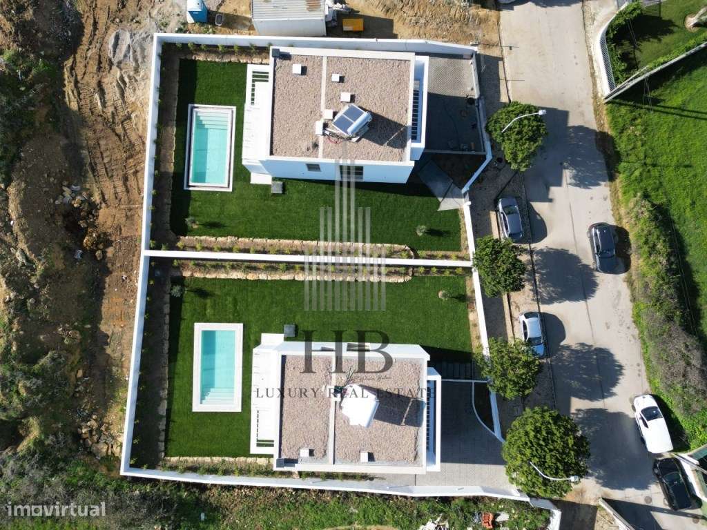 Moradia T3 de Luxo NOVA com Jardim e Piscina | Gouveia | Sintra-31