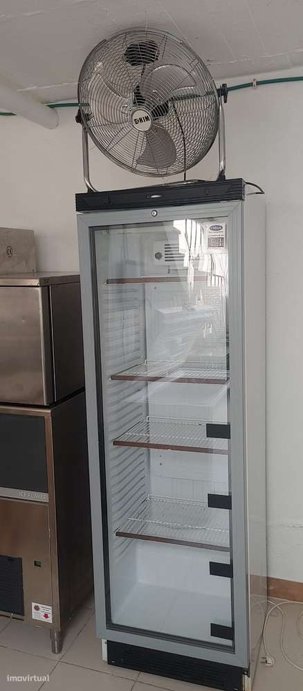 Trespasse de estabelecimento pronto a funcionar-12