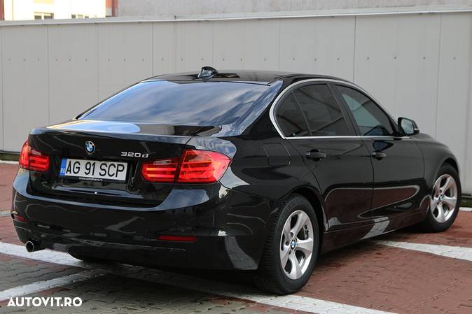 BMW Seria 3 320d Efficient Dynamic Edition Aut. - 11