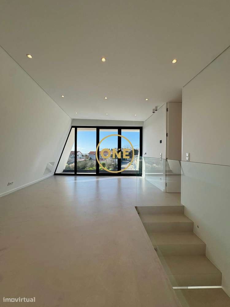 Moradia NOVA T3+1 | 330 m2 | Piscina | PRAIA | Francelos-21