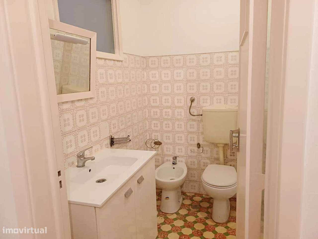 Apartamento T2, recentemente renovado,  no Lumiar Lisboa-8