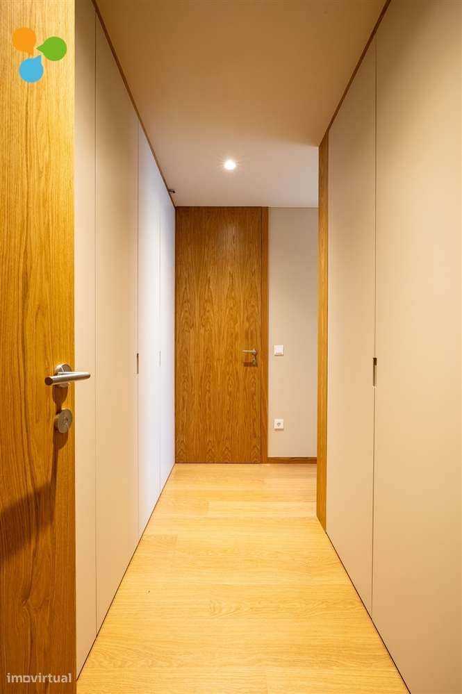 Apartamento T2 novo c/ terraço e 2 lugares de garagem-25