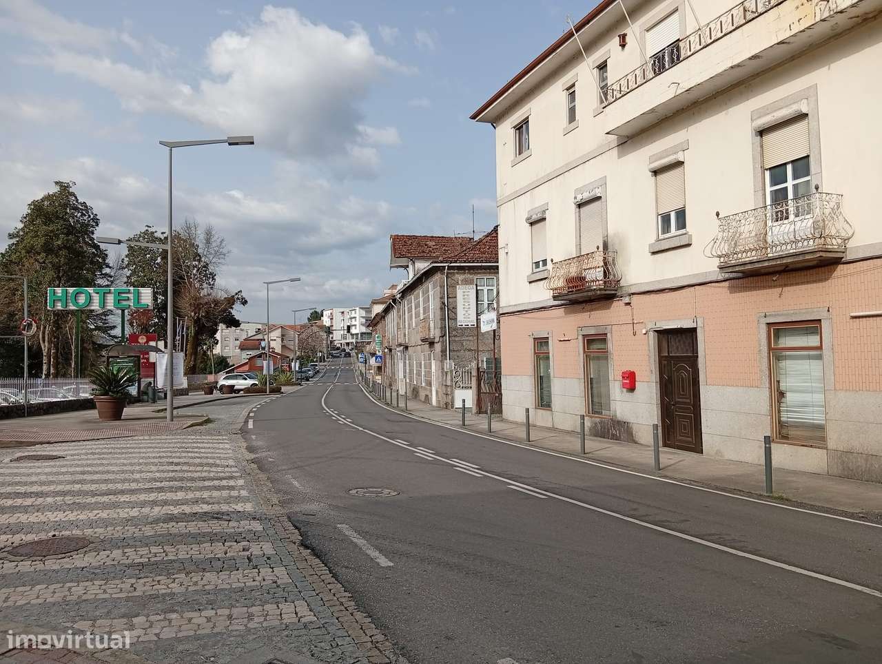 Venda de prédio localizado centro das Termas São Vicente Penafiel-16