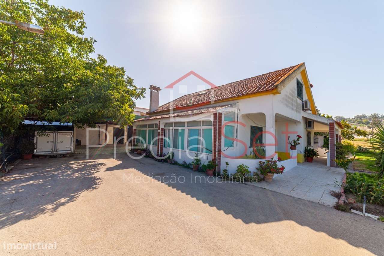 Moradia T4 em Quintinha - Palmela-23