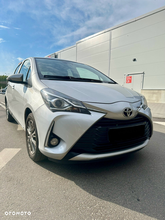 Toyota Yaris 1.5 Premium - 4