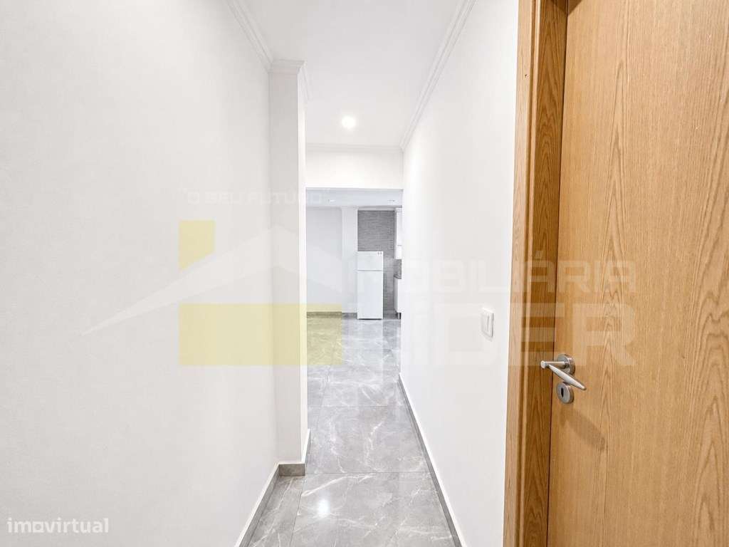 Oferta de Verão oferecemos a escritura 
Apartamento T2 remodelado ...-6