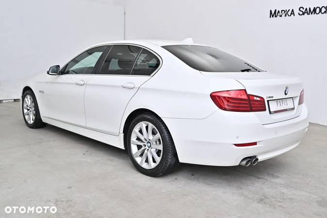 BMW Seria 5 520d xDrive - 11