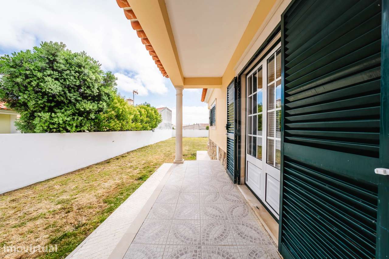 Moradia T4 com Charme em Olho Marinho | 260m² | Lote 734m²-49