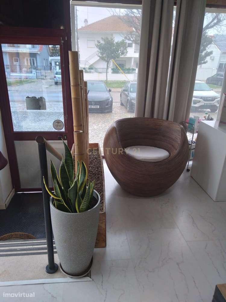 Trespasse de Espaço Comercial – Zona Emblemática da Costa da Caparica-6