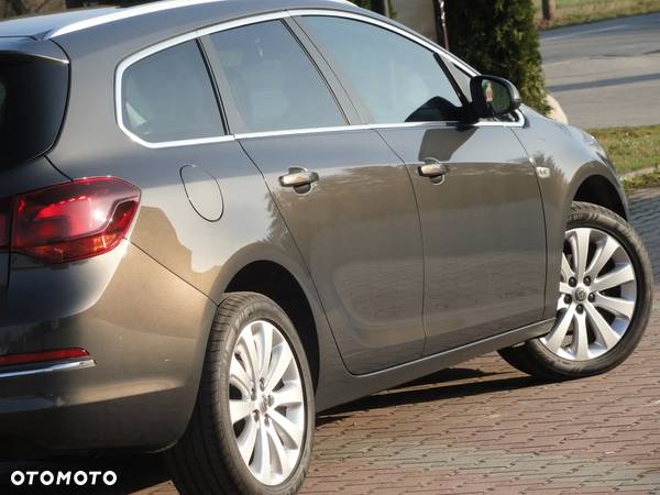 Opel Astra 1.4 Turbo Sports Tourer - 11