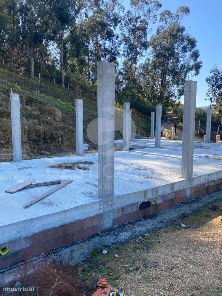 Oportunidade de Investimento: Moradia já com  Estrutura em Soalhães –-19