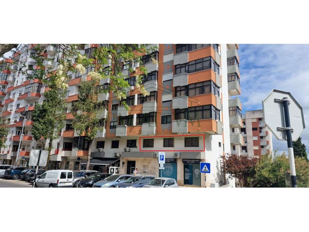 Espaço para escritório em Almada-15
