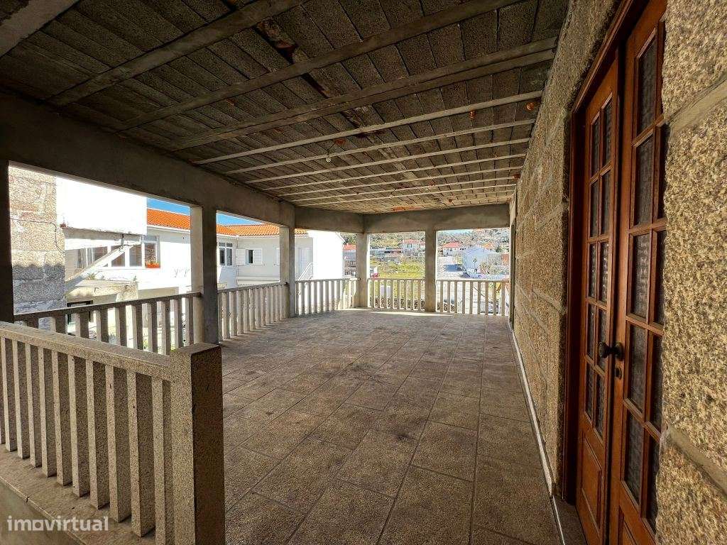 Excelente Investimento em Mirandela - Prédio com 917m2 - Grande imagem: 3/20