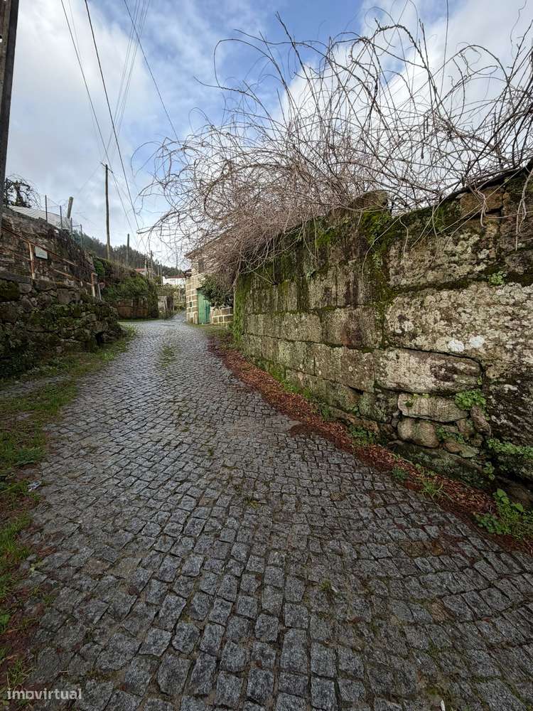 Casa Antiga / Ruína para Restaurar-22