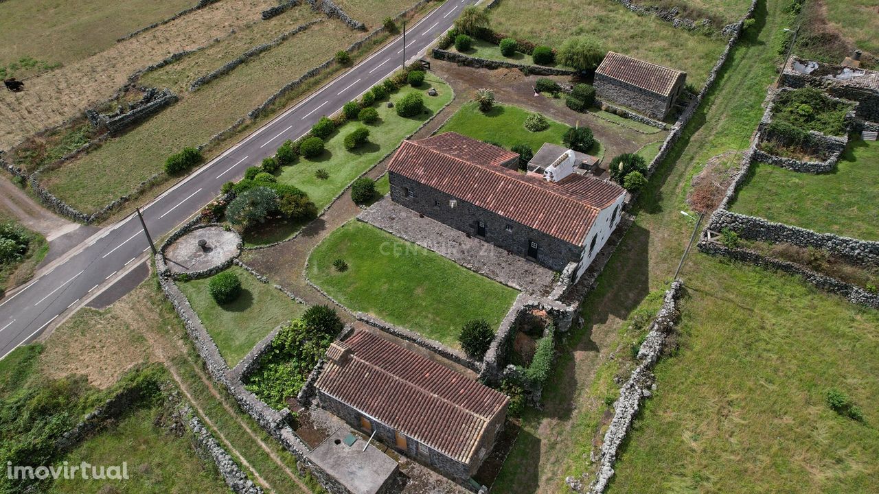 Casa de Campo pronta a habitar na ilha Graciosa