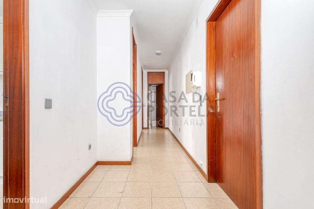 Apartamento T2 pronto a habitar, em Valadares | Perto da Estação de Co - Grande imagem: 4/25