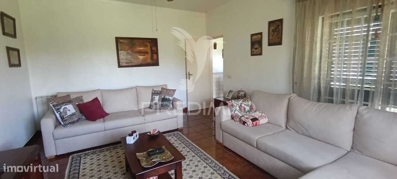 Moradia espaçosa T3 inserida num generoso terreno de 2.640m² - Grande imagem: 3/32