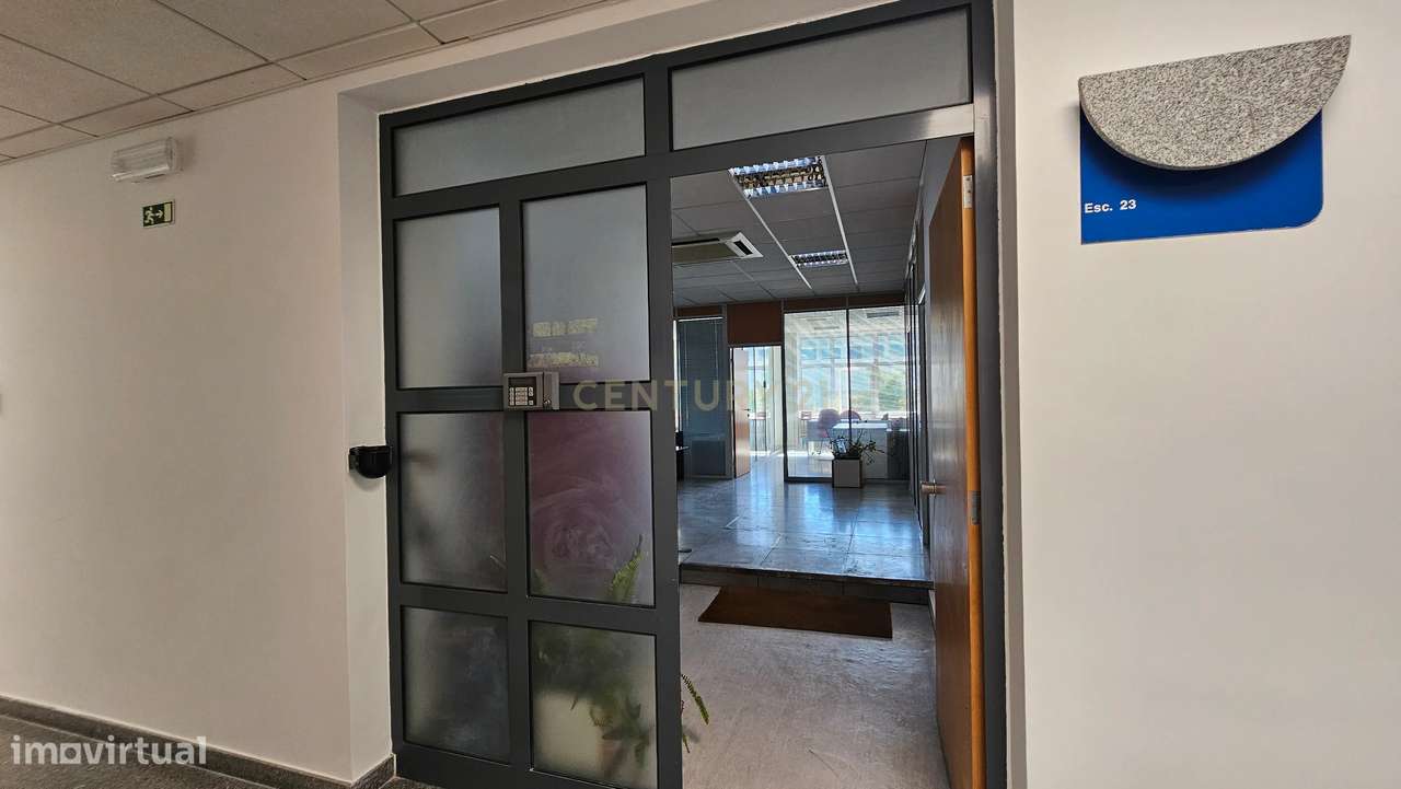 Escritório amplo e totalmente equipado no ElosPark II, em S. Marcos-9