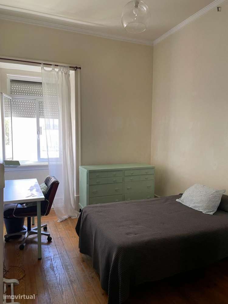 Quarto - localizado em São Bento Lisbon - Grande imagem: 5/6