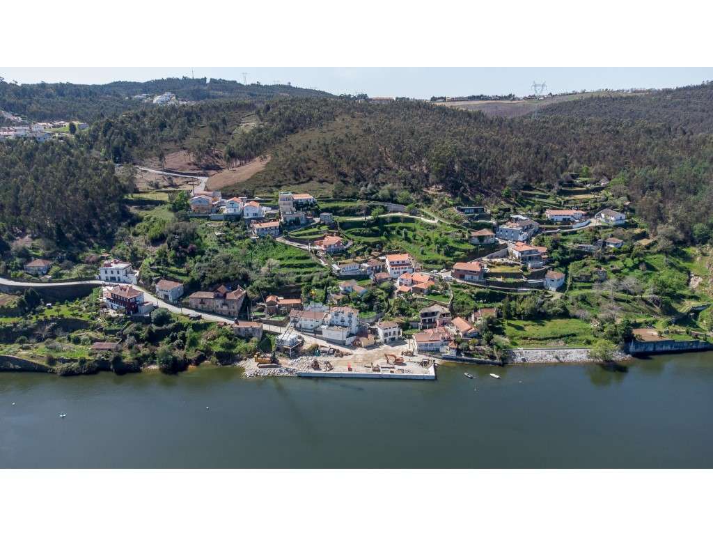 Terreno com 18414m² para construção pavilhões industriais junto à A...-23