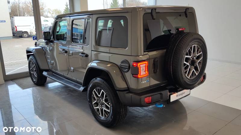 Jeep Wrangler - 11