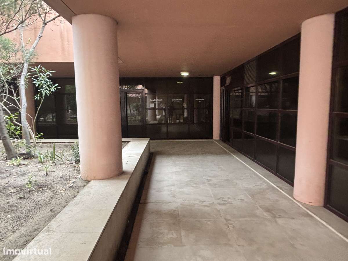 Loja , Escritorio, 3 gabinetes e copa - Grande imagem: 5/19