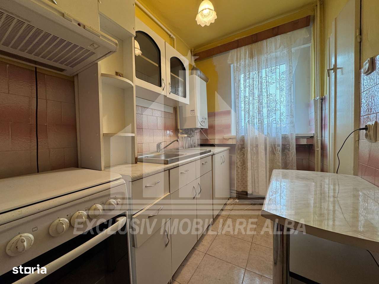 Garsoniera decomandata | 30 mp | Partial renovata | Cetate - Imagine principală: 3/3