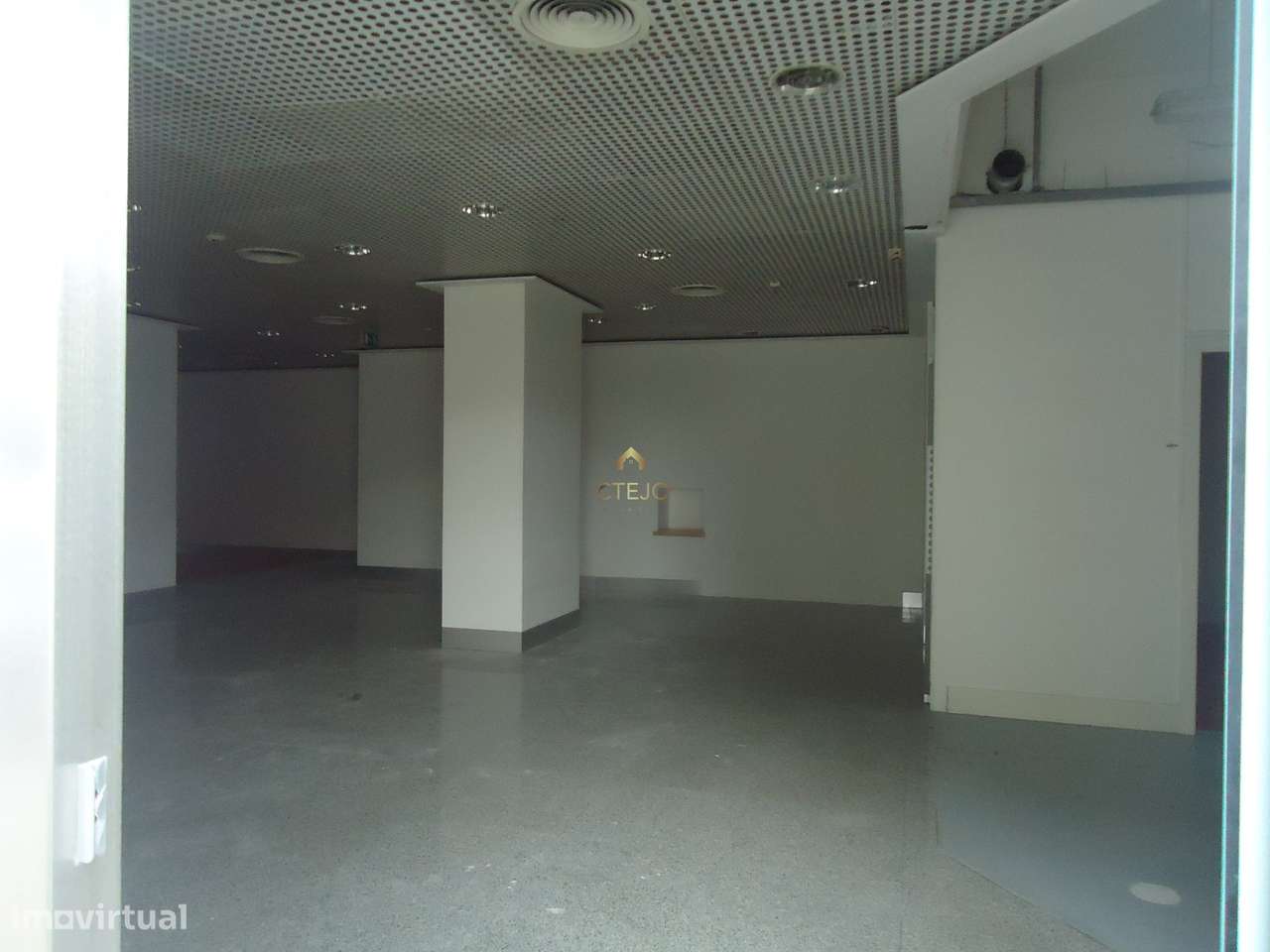 LOJA PARA ARRENDAMENTO  , CASAL DA SERRA POVOA DE SANTA IRIA - Grande imagem: 2/22