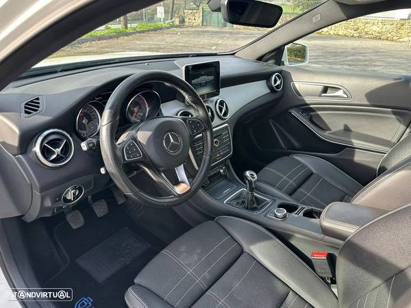 Mercedes-Benz GLA 180 d Activity Edition - 14