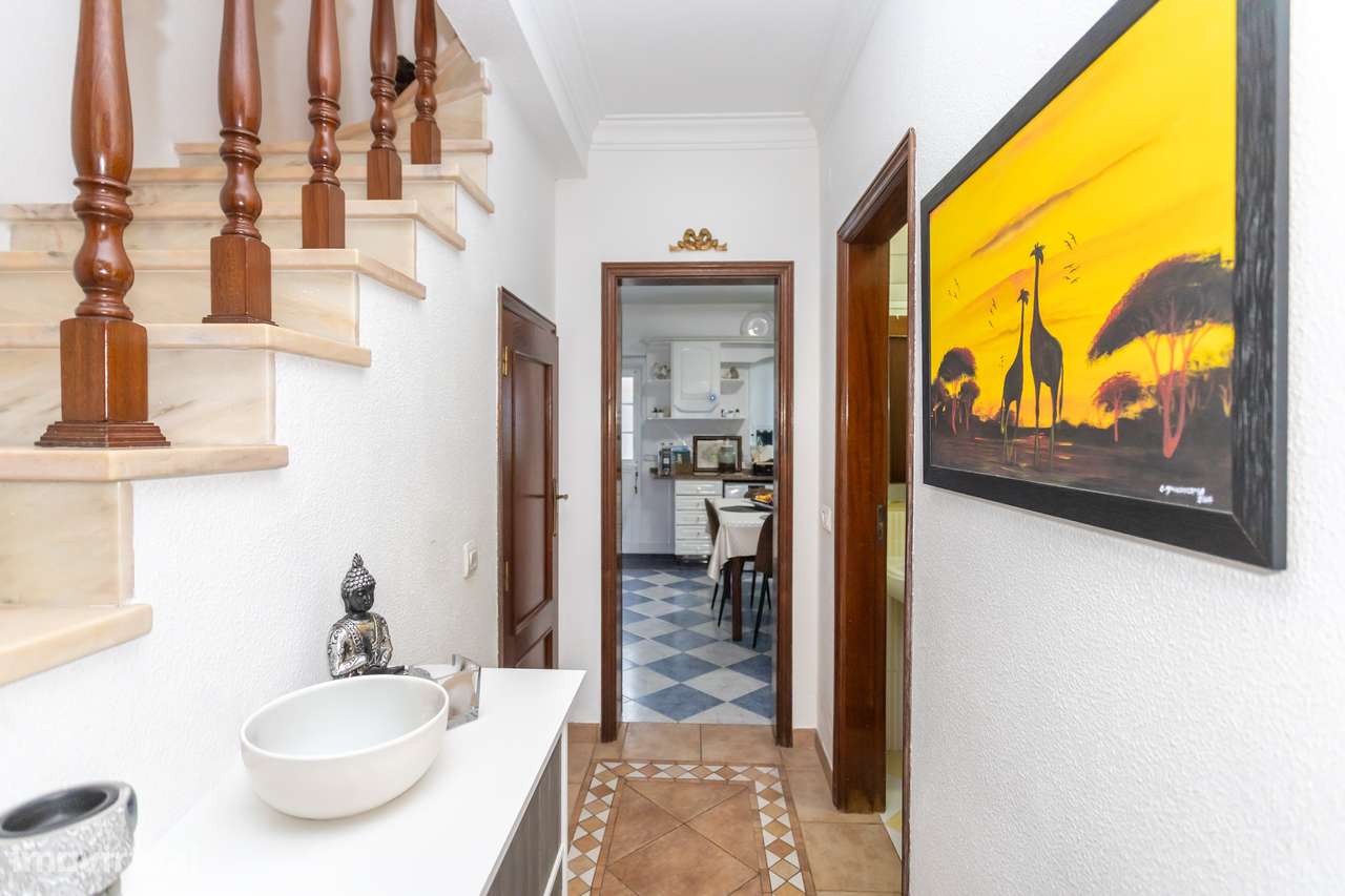 Moradia em banda T3 + 1-5