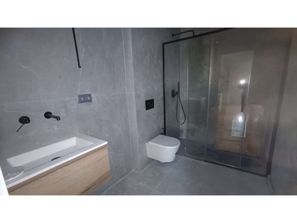 Magnifico Apartamento T0+1 - Monte Abraão - Queluz - Remodelado - Grande imagem: 5/13