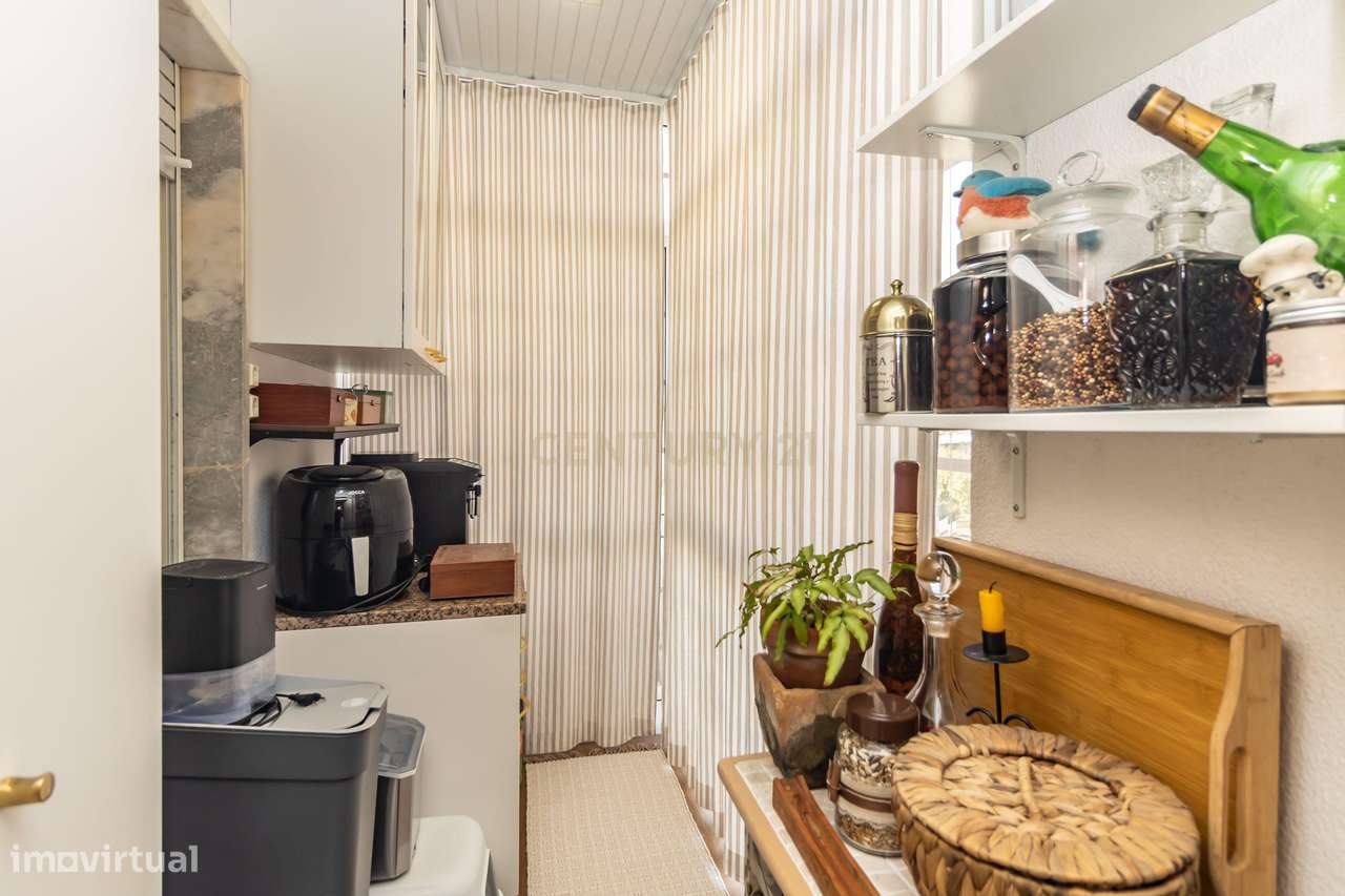 Excelente T3 Remodelado – 3º Andar (sem elevador) | 98 m² de área útil-17