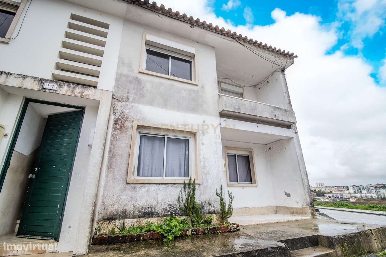 Apartamento T2 com enorme potencial | Varanda + Sótão aproveitável | E - Grande imagem: 3/19