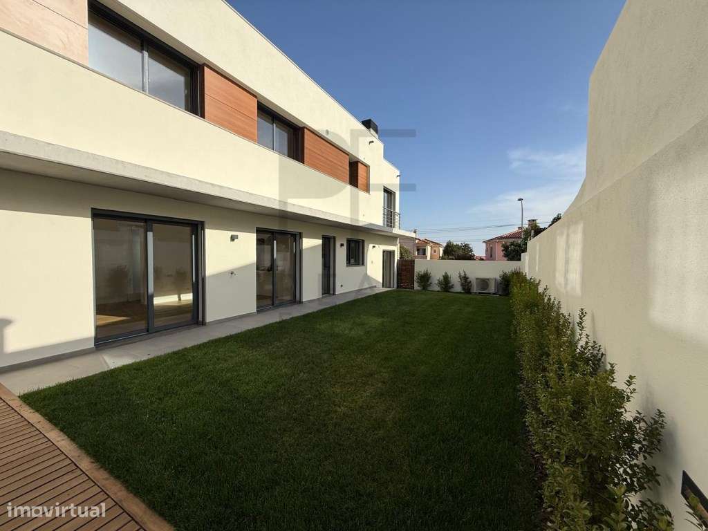 Moradia Independente T4 - Bicesse - Grande imagem: 4/24