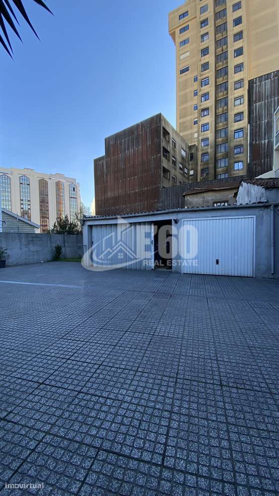 Metro Santo Ovídeo, Moradia c/Logradouro + 3 Lojas Rua Soares dos R...-8