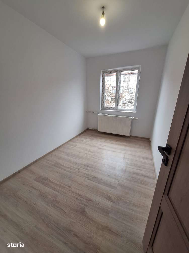 Apartament cu 4 camere, balcon, în Circumvalatiunii ... 99.900 euro-11