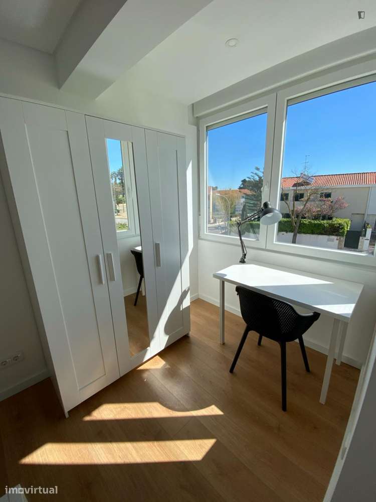 Quarto - localizado em Oeiras Lisbon - Grande imagem: 4/10