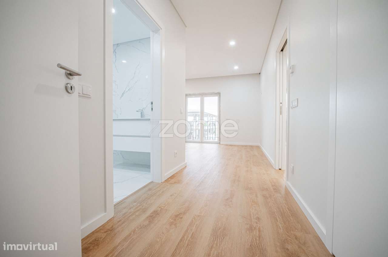 Moradia T3 com 6 assoalhadas, nova, no Alto dos Gaios - Estoril-12