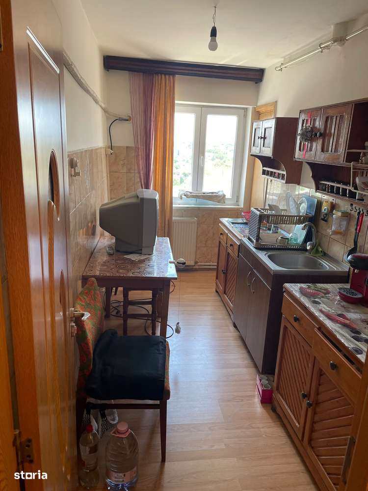 Apartament 3 camere, etaj 10, balcon și lift, ultracentral-1