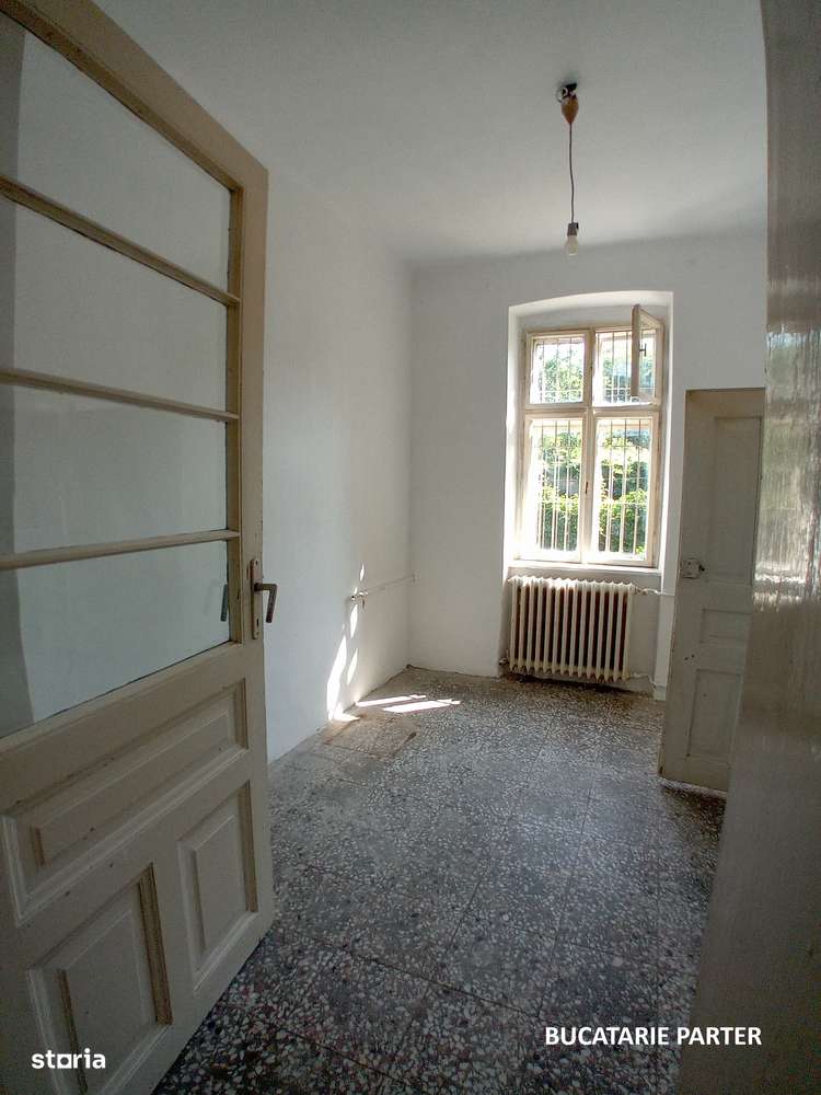 Casa 6 camere , ELISABETIN -  langa Observatorul Astonomic-8