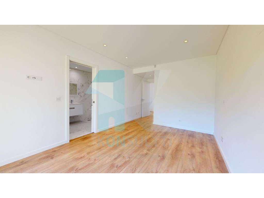 Moradia T6 elegante e sofisticada na Herdade da Aroeira-23